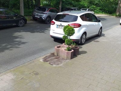 Weiß Gebraucht 2015 Ford C-MAX Titanium Van / Kleinbus | 10.500 € (Fairer Preis)