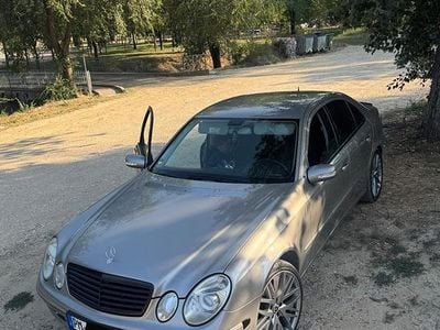 Mercedes E320