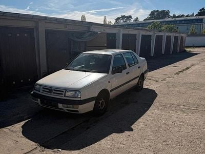 Occasion VW Vento 75 ch (55 kW) 1992 Blanc Berline