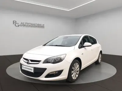 Gebraucht Opel Astra Style 116 PS (85 kW) 2014 Weiß Limousine