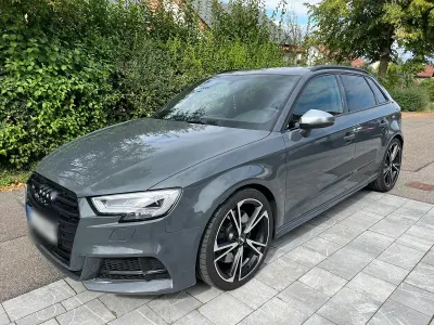 Gebraucht Audi S3 Advanced 300 PS (220 kW) 2019 Grau Limousine