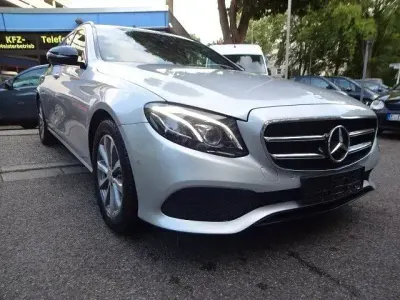 Gebraucht Mercedes E220 194 PS (142 kW) 2017 Silber Limousine