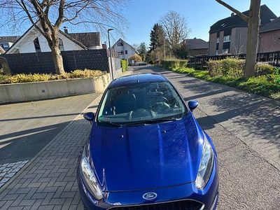 Gebraucht Ford Fiesta Titanium 82 PS (60 kW) 2016 Blau Kleinwagen