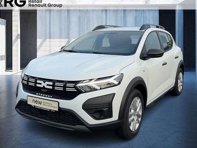 Gebraucht Dacia Sandero Essentiel 122 PS (89 kW) 2023 Weiß Limousine