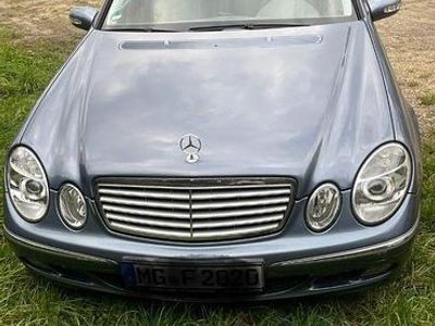 Mercedes E240