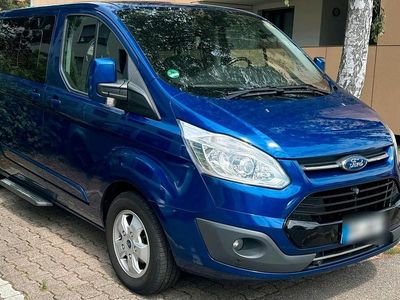 Gebraucht Ford Tourneo Titanium 136 PS (100 kW) 2017 Blau Van / Kleinbus