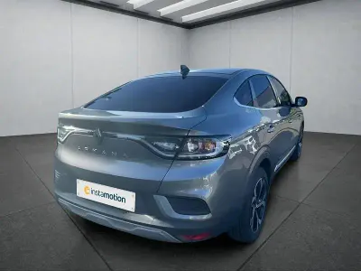 Neu Renault Arkana 140 PS (102 kW) 2025 Grau SUV
