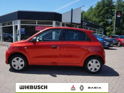 Gebraucht Renault Twingo Life 69 PS (50 kW) 2018 Rot Kleinwagen