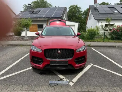 Gebraucht Jaguar F-Pace R-Sport 250 PS (183 kW) 2018 Firenze red SUV