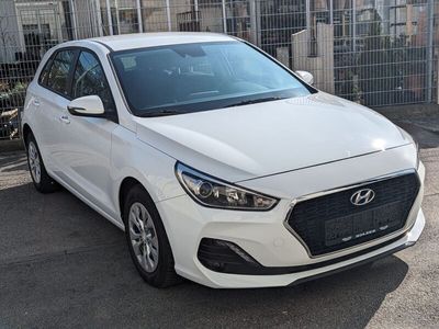 gebraucht Hyundai i30 Select /Spurhalteass./PDC/Tempomat