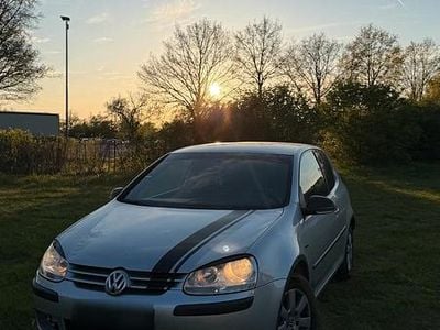 Second-hand VW Golf IV 80 CP (58 kW) 2006 Argintiu Hatchback