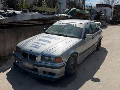Gebraucht BMW 323 M Sport 170 PS (125 kW) 1996 Silber Limousine