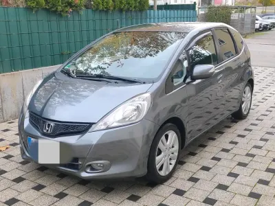 Käytetty Honda Jazz Comfort 99 HP (72 kW) 2012 Harmaa Viistoperä