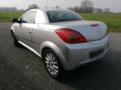 Second-hand Opel Tigra 90 CP (66 kW) 2005 Gri Cabrio