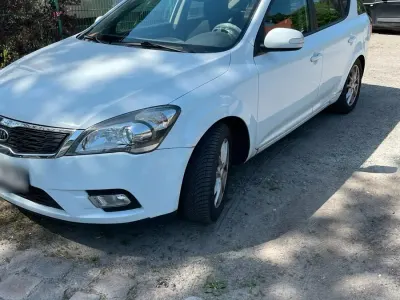 Gebraucht Kia Ceed 115 PS (84 kW) 2010 Weiß Kleinwagen