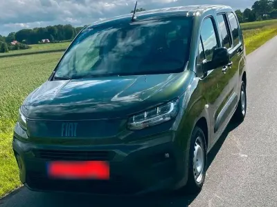 Gebraucht Fiat Doblò 131 PS (96 kW) 2025 Grün Van / Kleinbus