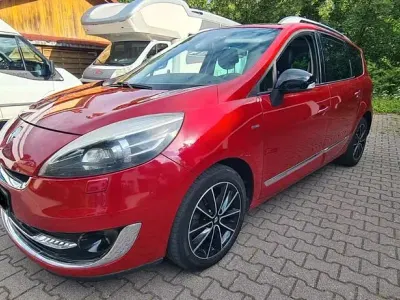 Gebraucht Renault Grand Scénic III Bose Edition 131 PS (96 kW) 2012 Rot Van / Kleinbus