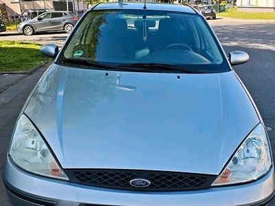 Usata Ford Focus 100 CV (73 kW) 2004 Grigio Utilitaria