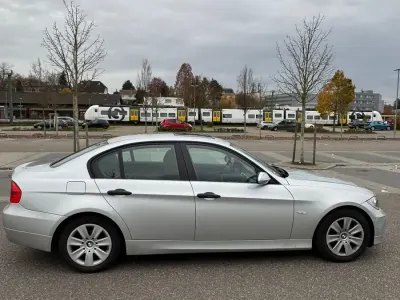 Gebraucht BMW 320 154 PS (113 kW) 2005 Silber Limousine
