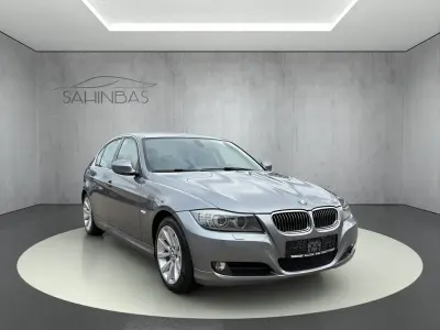 Gebraucht BMW 325 Comfort Edition 218 PS (160 kW) 2011 Grau Limousine