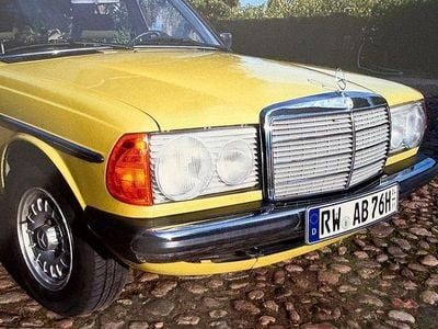 Usata Mercedes 230 109 CV (80 kW) 1980 Giallo Berlina