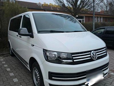 Weiß Gebraucht 2017 VW Transporter Van | 26.999 €