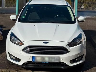 Gebraucht Ford Focus Titanium 125 PS (91 kW) 2016 Weiß Kombi