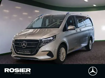 Gebraucht Mercedes V220 Style 163 PS (119 kW) 2025 Silber / hightechsilber Van / Kleinbus