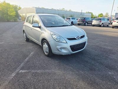 Usata Hyundai i20 Comfort 101 CV (74 kW) 2009 Argento Utilitaria
