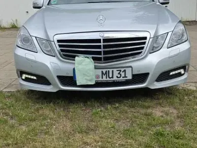 Gebraucht Mercedes E200 Elegance 184 PS (135 kW) 2009 Silber Limousine