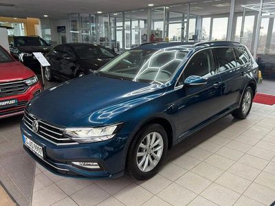 Gebraucht VW Passat Business 150 PS (110 kW) 2019 Blau Kombi