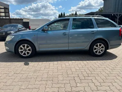 Gebraucht Skoda Octavia 110 PS (80 kW) 2012 Blau Kombi