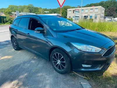 Gebraucht Ford Focus 125 PS (91 kW) 2016 Grau Kombi