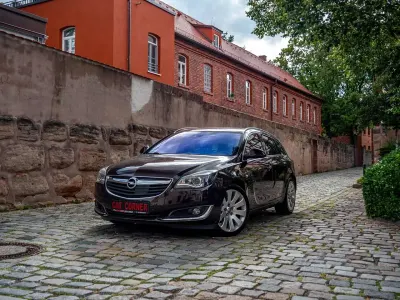 Gebraucht Opel Insignia Business Innovation 194 PS (142 kW) 2015 Violet Kombi