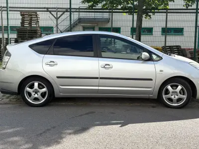 Gebraucht Toyota Prius Executive 111 PS (81 kW) 2004 Silber Kleinwagen