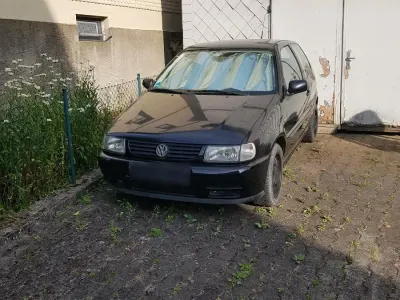 Gebraucht VW Polo 60 PS (44 kW) 1996 Schwarz Kleinwagen