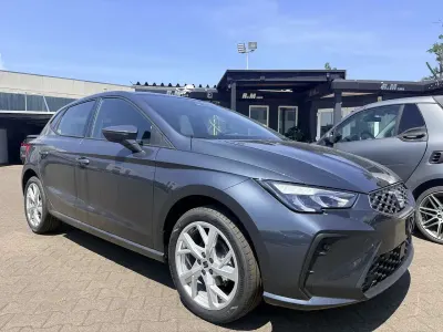 Neu Seat Ibiza Style 95 PS (69 kW) 2026 Grau Kleinwagen
