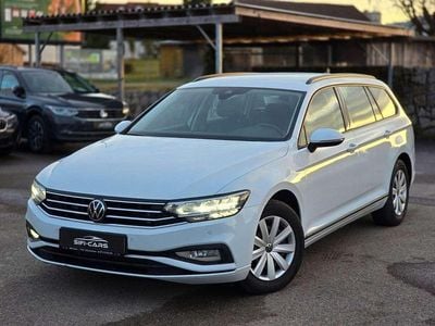Gebraucht VW Passat 150 PS (110 kW) 2022 Gletscherweissmetallic Kombi