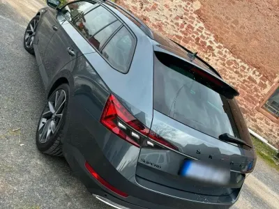 Gebraucht Skoda Superb SportLine 200 PS (147 kW) 2021 Grau Kombi