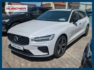 Gebraucht Volvo V60 R-Design 392 PS (288 kW) 2021 Weiß Kombi