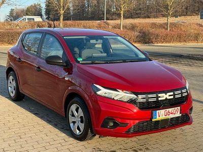 Kalaharirot Gebraucht 2023 Dacia Sandero Essentiel Kleinwagen | 11.350 € (Guter Preis)