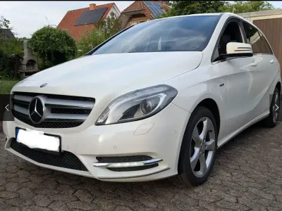 Gebraucht Mercedes B180 109 PS (80 kW) 2012 Weiß Van / Kleinbus