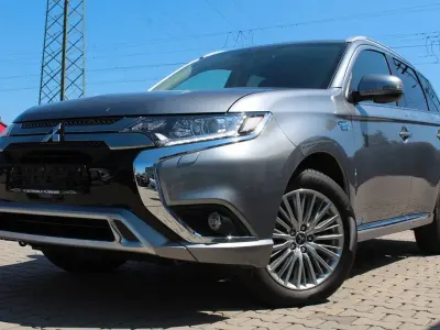 Gebraucht Mitsubishi Outlander P-HEV Basis 224 PS (164 kW) 2019 Grau SUV