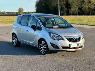 Begagnad Opel Meriva 120 HK (88 kW) 2013 Silver Minibuss