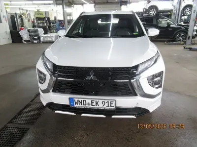 Używany Mitsubishi Eclipse Cross Select 188 KM (138 kW) 2022 Biały SUV