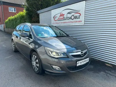 Używany Opel Astra 125 KM (91 kW) 2011 Szary Kombi