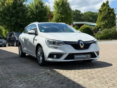 Gebraucht Renault Mégane GrandTour Business 150 PS (110 kW) 2020 Weiß Kombi
