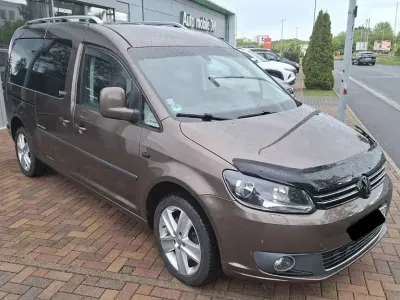 Gebraucht VW Caddy Maxi Comfortline 102 PS (75 kW) 2015 Braun Van / Kleinbus