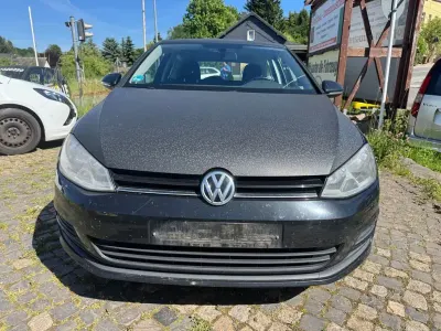 Gebraucht VW Golf VII Trendline 105 PS (77 kW) 2014 Schwarz Limousine