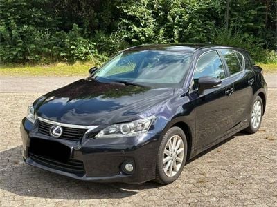 Lexus CT200h
